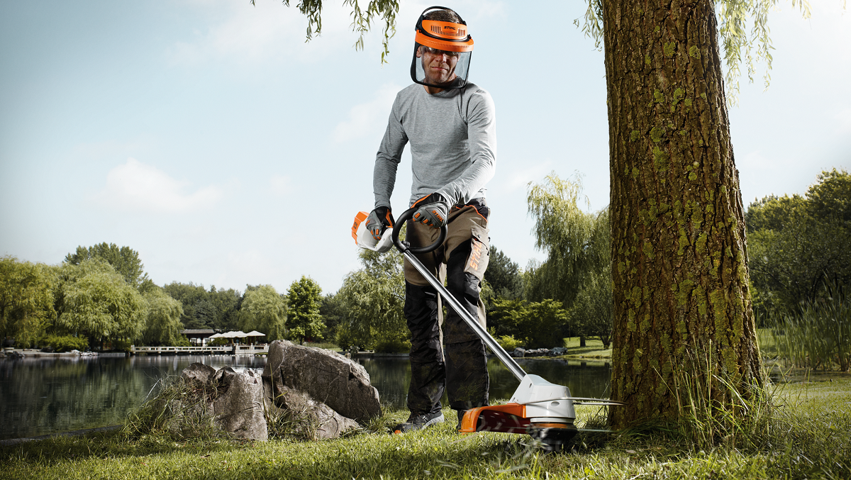 Косить кусторезом. Мотокоса Stihl. Триммер штиль 85. Бензотриммеры Stihl. Stihl FS 250.